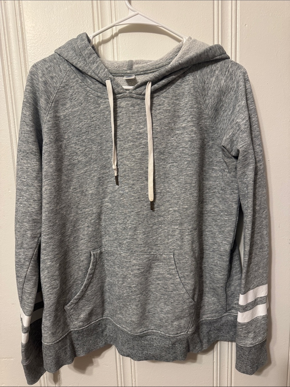Gray Pullover Hoodie Sweatshirt - Casual Women’s Sweater